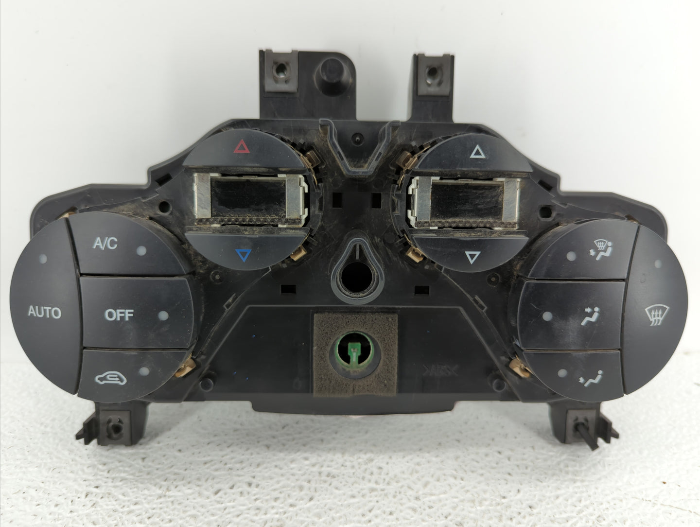 2013-2017 Fiat 500 Climate Control Module Temperature AC/Heater Replacement P/N:P1VH54LW9AG P1VH54JXWAG Fits OEM Used Auto P