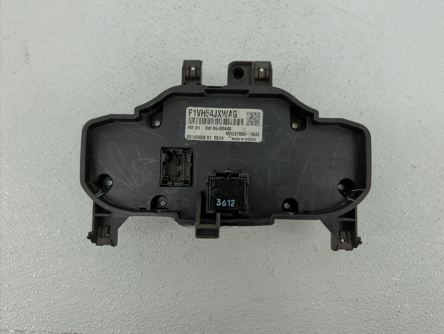 2013-2017 Fiat 500 Climate Control Module Temperature AC/Heater Replacement P/N:P1VH54LW9AG P1VH54JXWAG Fits OEM Used Auto P