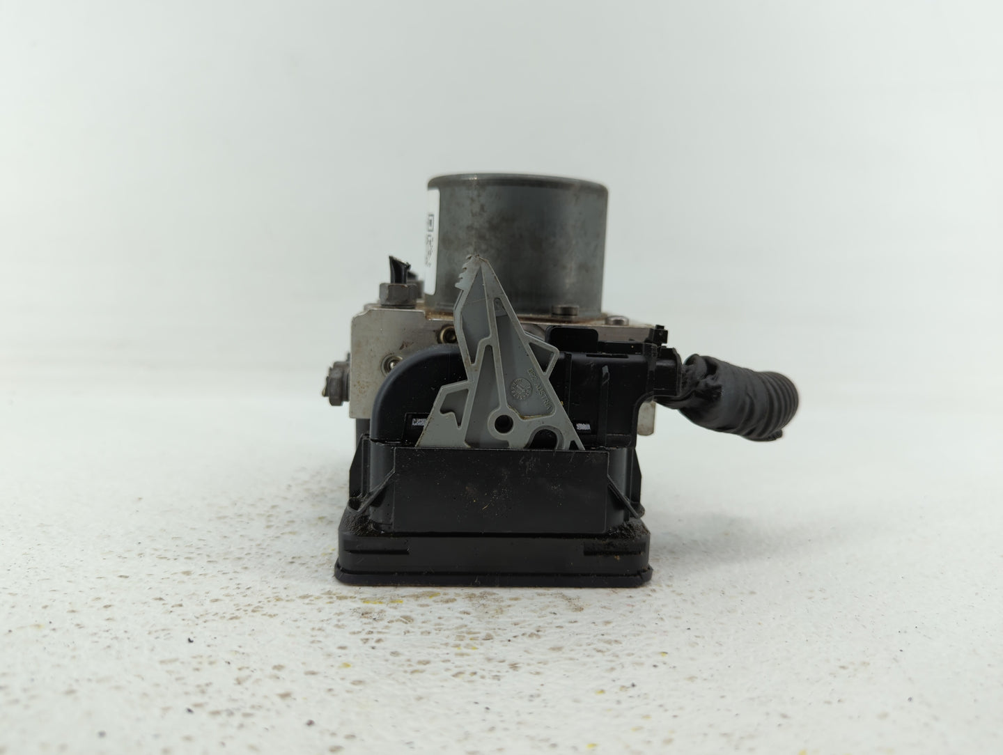 2014 Fiat 500 ABS Pump Control Module Replacement P/N:51920753 51973614 Fits OEM Used Auto Parts - Oemusedautoparts1.com