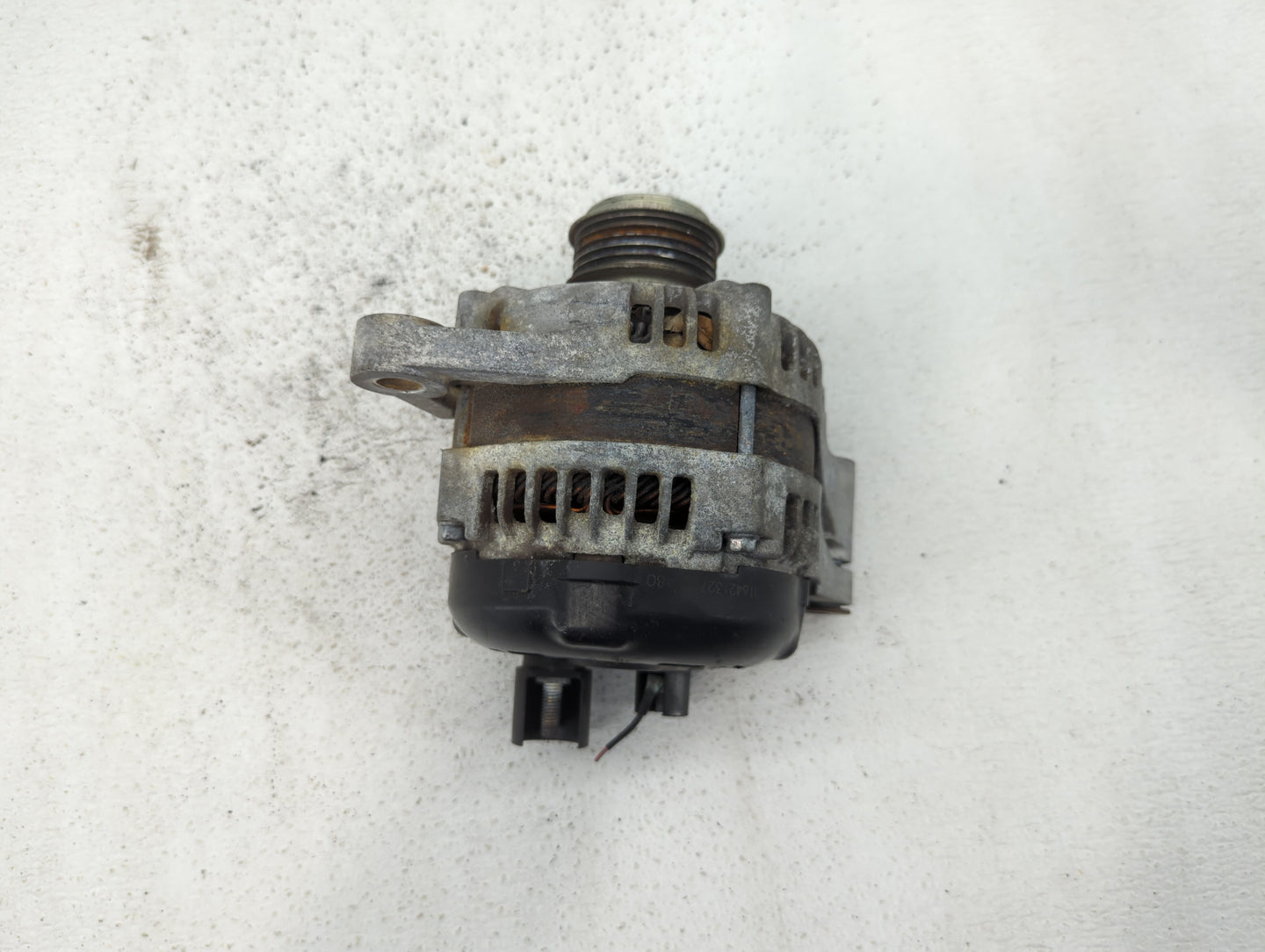 2014-2017 Fiat 500 Alternator Replacement Generator Charging Assembly Engine OEM P/N:51931432 52003622 Fits OEM Used Auto Pa