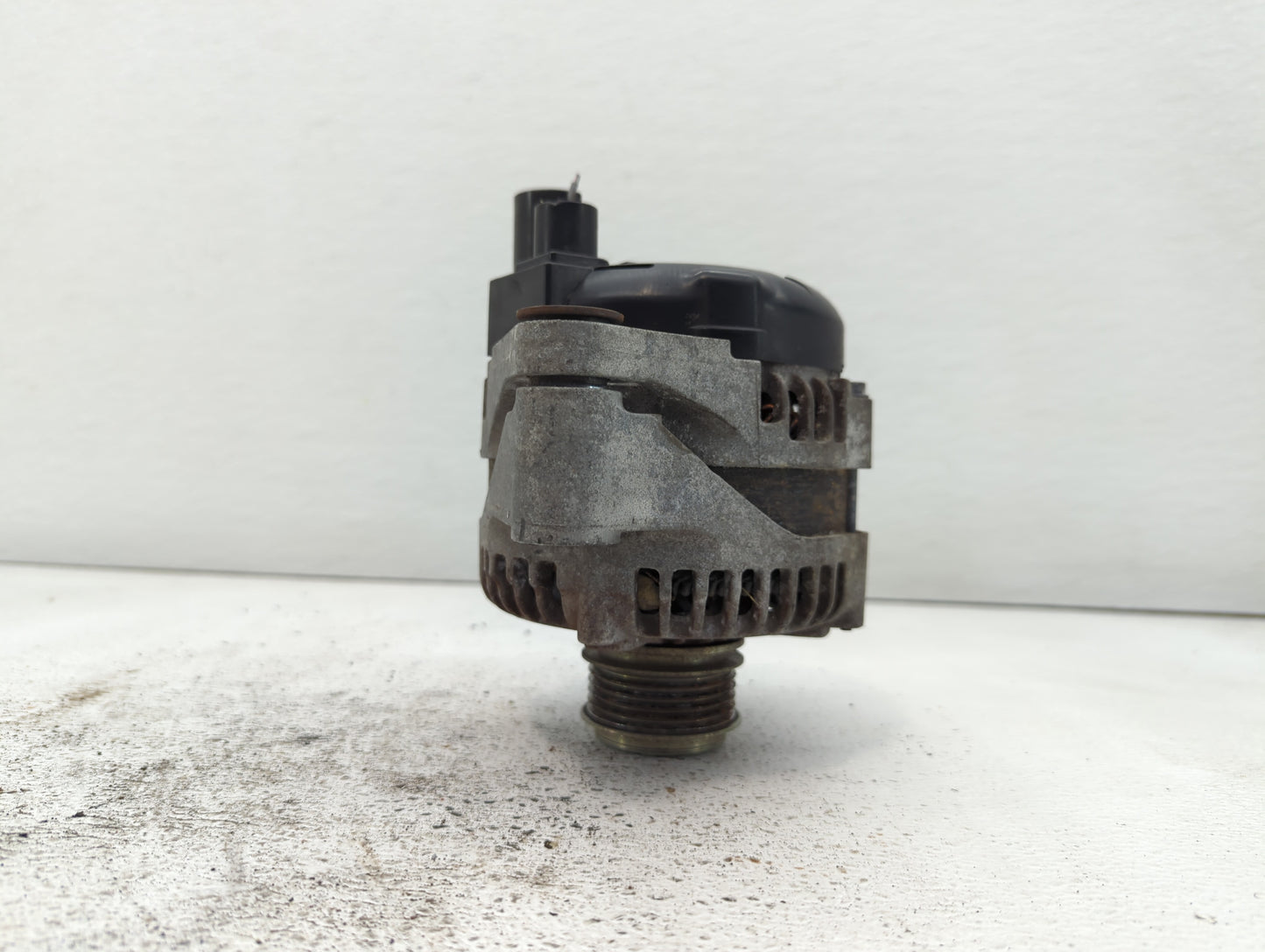 2014-2017 Fiat 500 Alternator Replacement Generator Charging Assembly Engine OEM P/N:51931432 52003622 Fits OEM Used Auto Pa