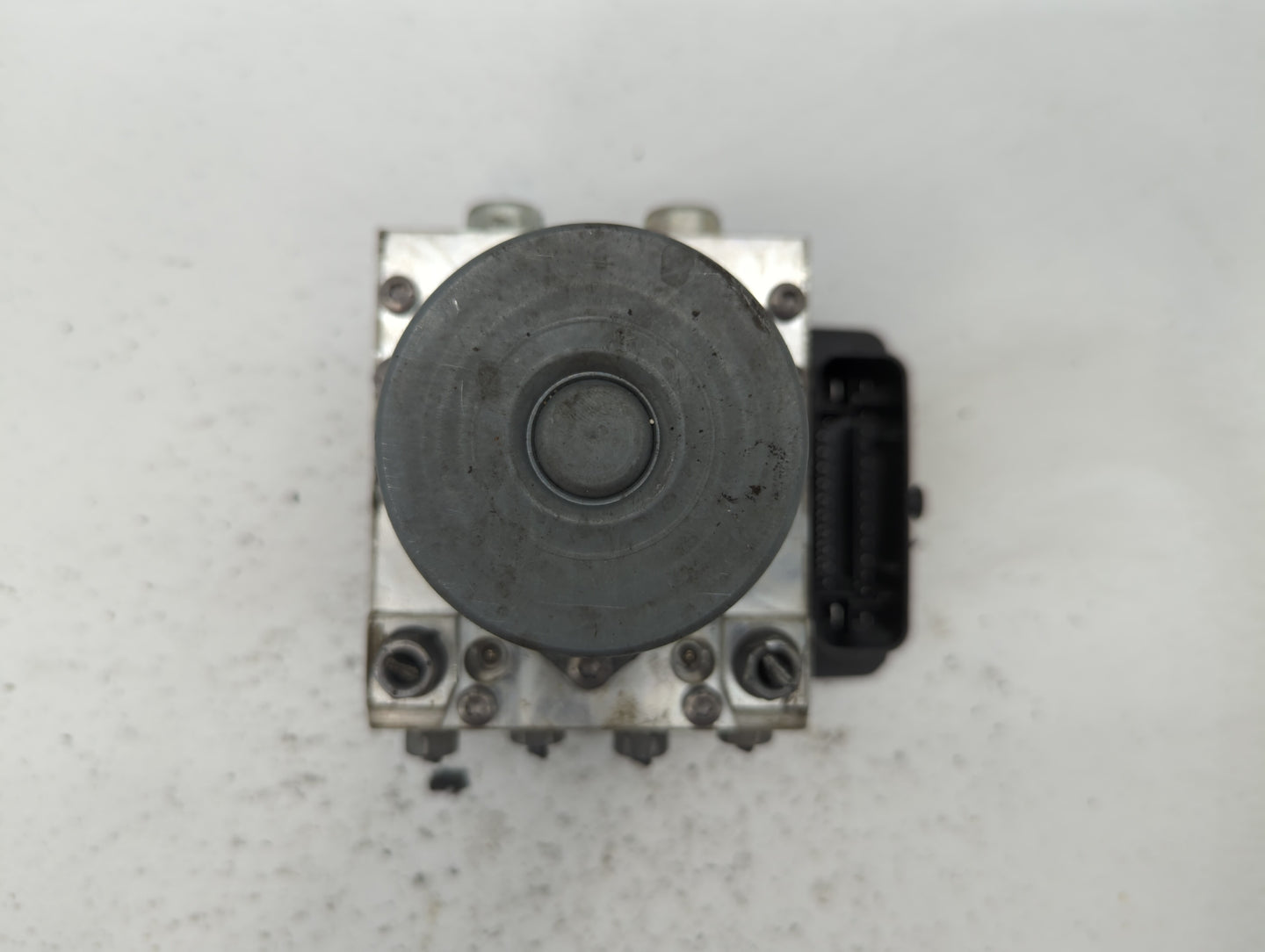 2014 Fiat 500 ABS Pump Control Module Replacement P/N:51920753 51973614 Fits OEM Used Auto Parts - Oemusedautoparts1.com