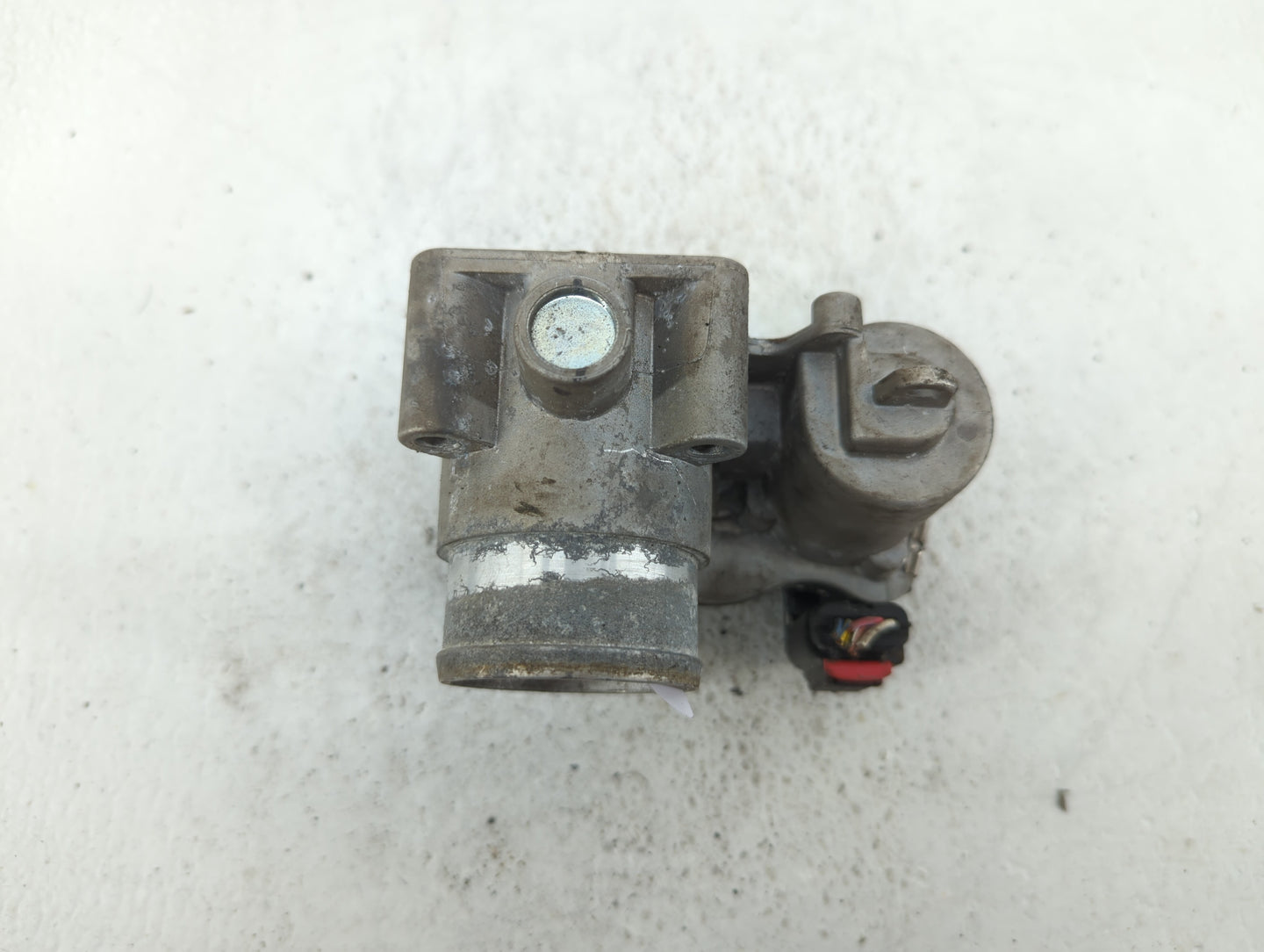 2013-2017 Fiat 500 Throttle Body P/N:04892945AA Fits Fits 2013 2014 2015 2016 2017 OEM Used Auto Parts - Oemusedautoparts1.c
