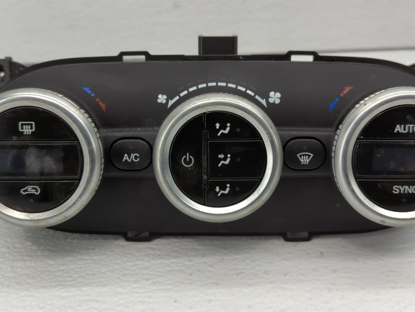 2014 Fiat 500 Climate Control Module Temperature AC/Heater Replacement P/N:735580634 Fits OEM Used Auto Parts - Oemusedautop