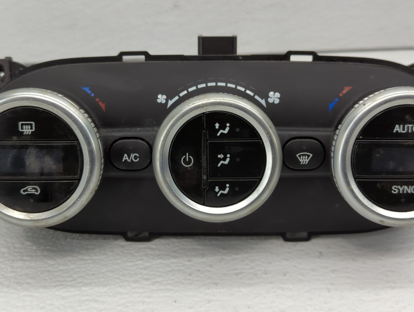 2014 Fiat 500 Climate Control Module Temperature AC/Heater Replacement P/N:735580634 Fits OEM Used Auto Parts - Oemusedautop