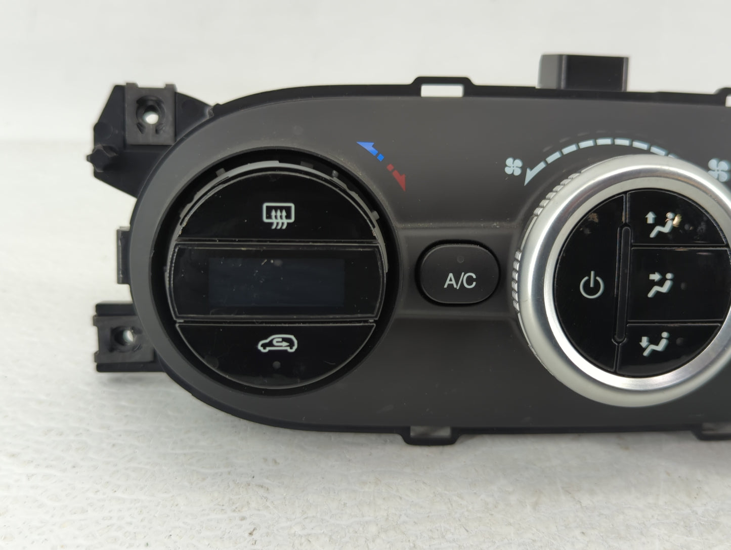 2014 Fiat 500 Climate Control Module Temperature AC/Heater Replacement P/N:735580634 Fits OEM Used Auto Parts - Oemusedautop