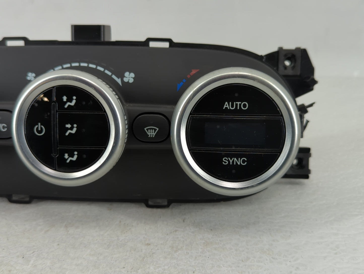 2014 Fiat 500 Climate Control Module Temperature AC/Heater Replacement P/N:735580634 Fits OEM Used Auto Parts - Oemusedautop
