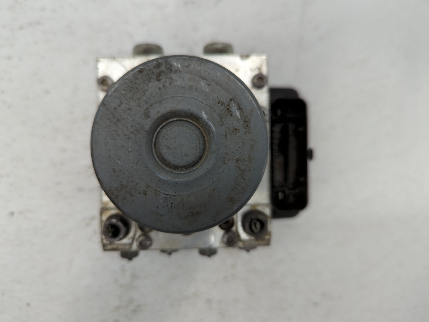 2014 Fiat 500 ABS Pump Control Module Replacement P/N:63236136 Fits OEM Used Auto Parts - Oemusedautoparts1.com