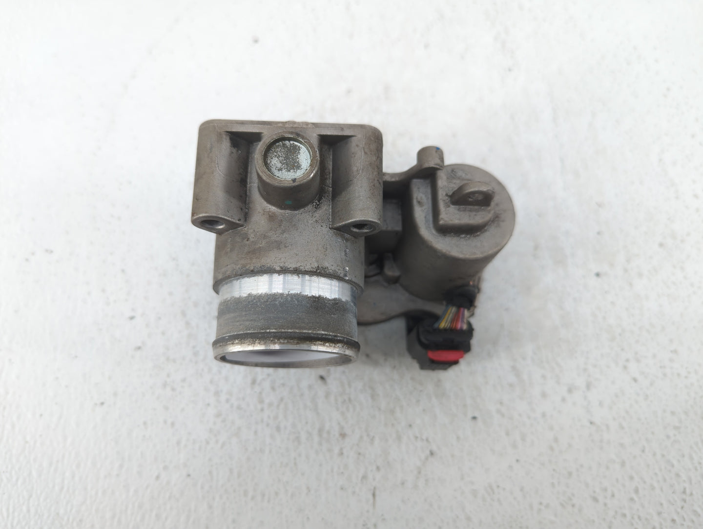 2013-2017 Fiat 500 Throttle Body P/N:04892945AA Fits Fits 2013 2014 2015 2016 2017 OEM Used Auto Parts - Oemusedautoparts1.c