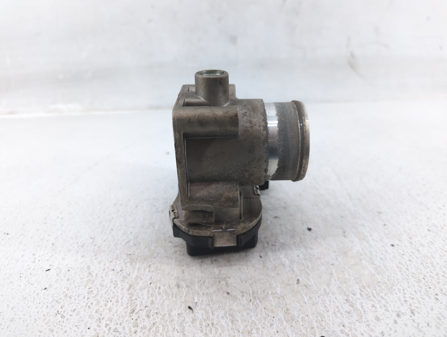 2013-2017 Fiat 500 Throttle Body P/N:04892945AA Fits Fits 2013 2014 2015 2016 2017 OEM Used Auto Parts - Oemusedautoparts1.c