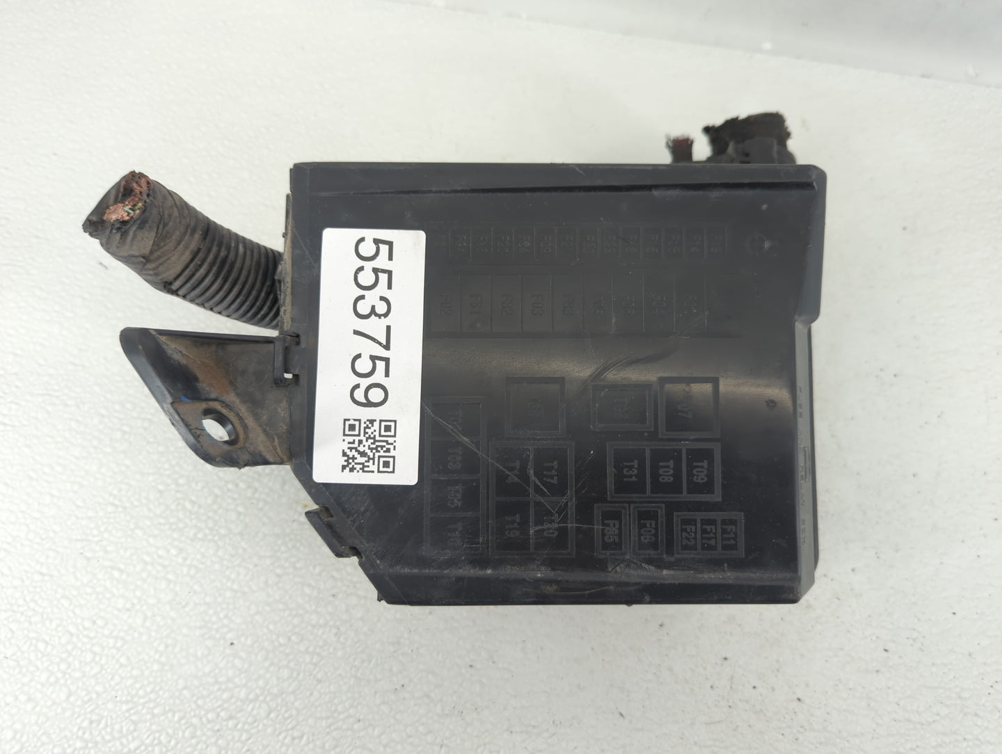 2012-2017 Fiat 500 Fusebox Fuse Box Panel Relay Module P/N:53100999 Fits Fits 2012 2013 2014 2015 2016 2017 OEM Used Auto Pa