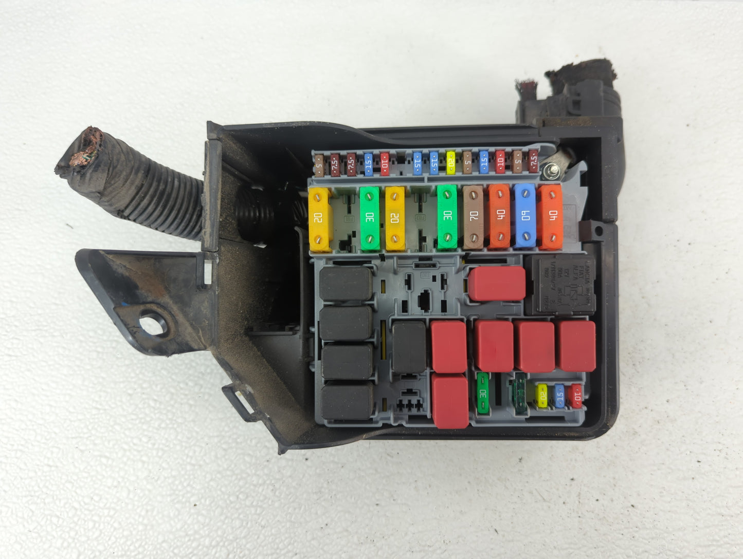 2012-2017 Fiat 500 Fusebox Fuse Box Panel Relay Module P/N:53100999 Fits Fits 2012 2013 2014 2015 2016 2017 OEM Used Auto Pa