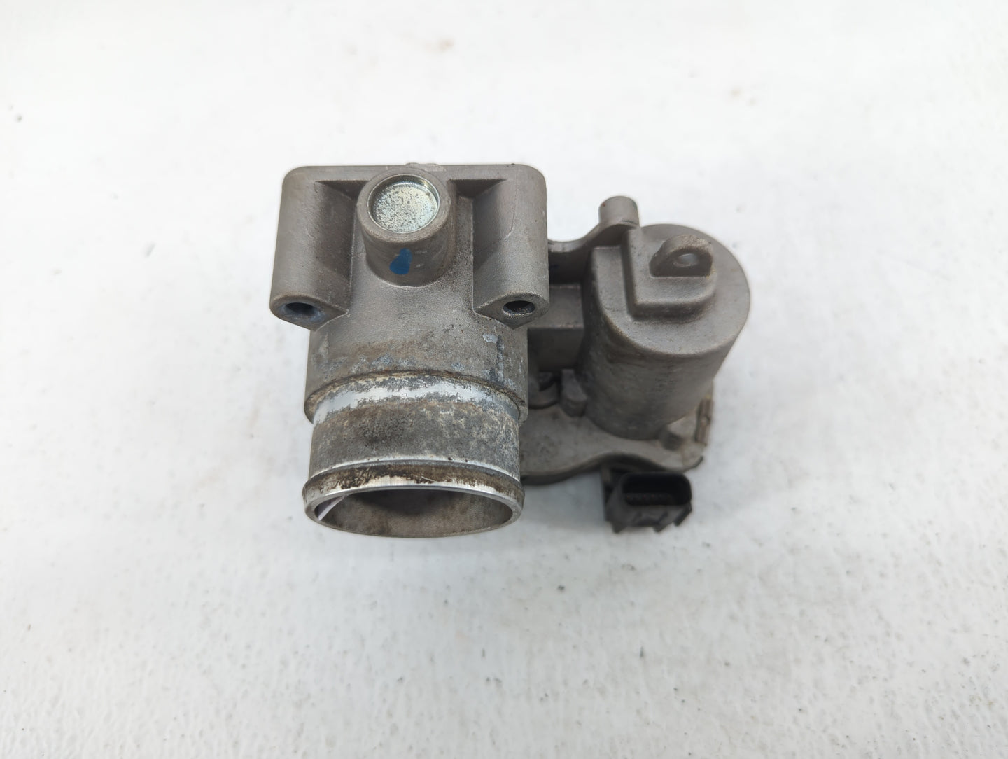 2013-2017 Fiat 500 Throttle Body P/N:04892945AA Fits Fits 2013 2014 2015 2016 2017 OEM Used Auto Parts - Oemusedautoparts1.c