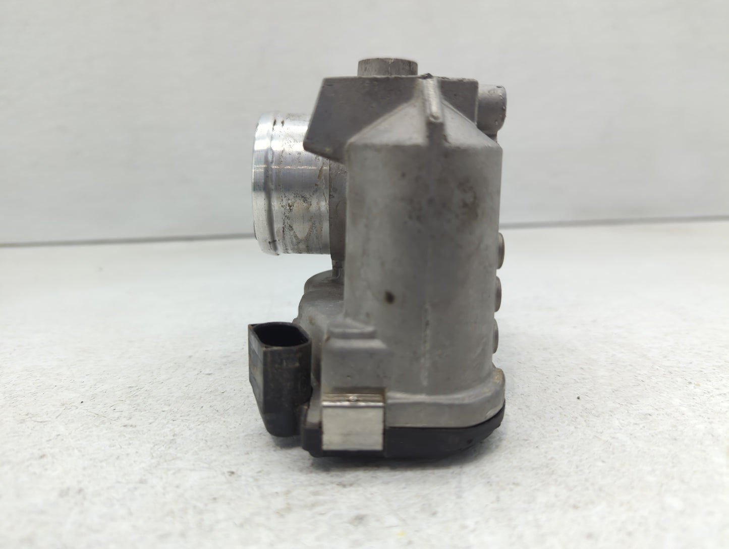 2013-2017 Fiat 500 Throttle Body P/N:0 280 750 568 04892945AA Fits Fits 2013 2014 2015 2016 2017 OEM Used Auto Parts - Oemus