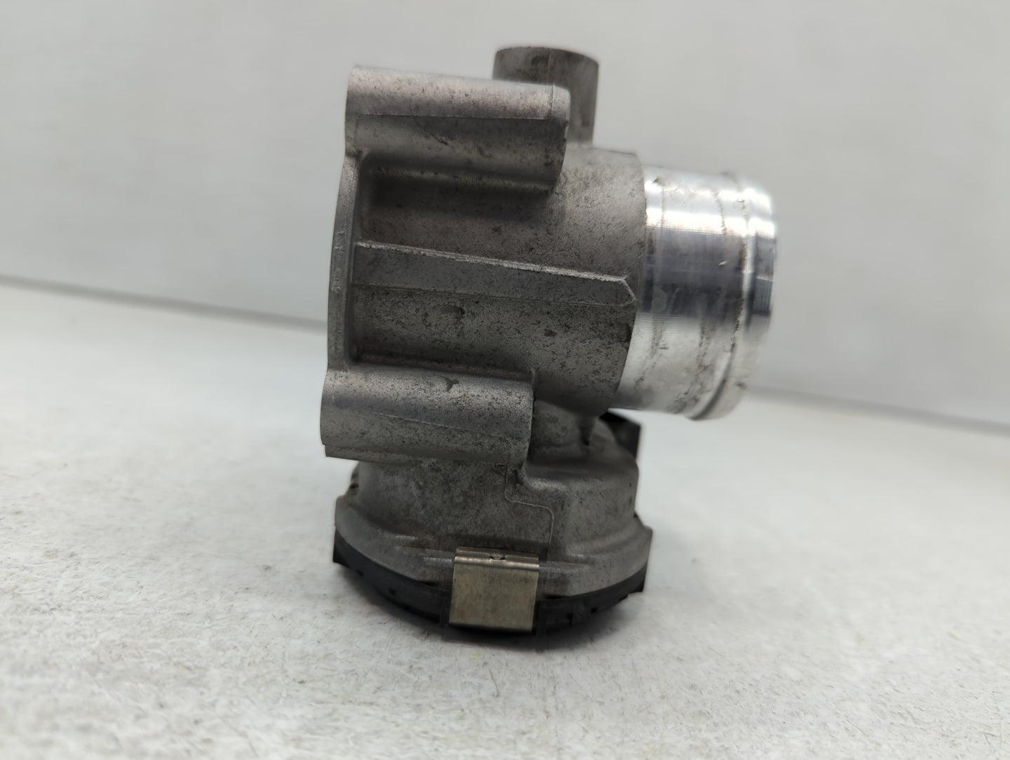 2013-2017 Fiat 500 Throttle Body P/N:0 280 750 568 04892945AA Fits Fits 2013 2014 2015 2016 2017 OEM Used Auto Parts - Oemus