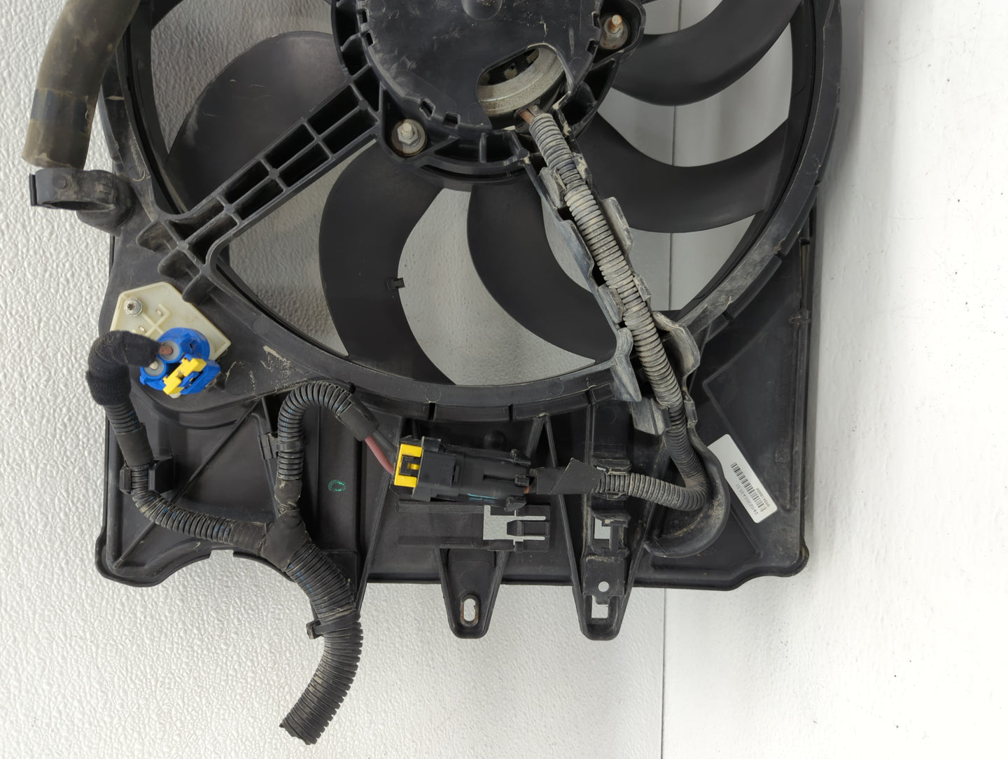 2014-2017 Fiat 500 Left Radiator Fan Motor Assembly - Oemusedautoparts1.com