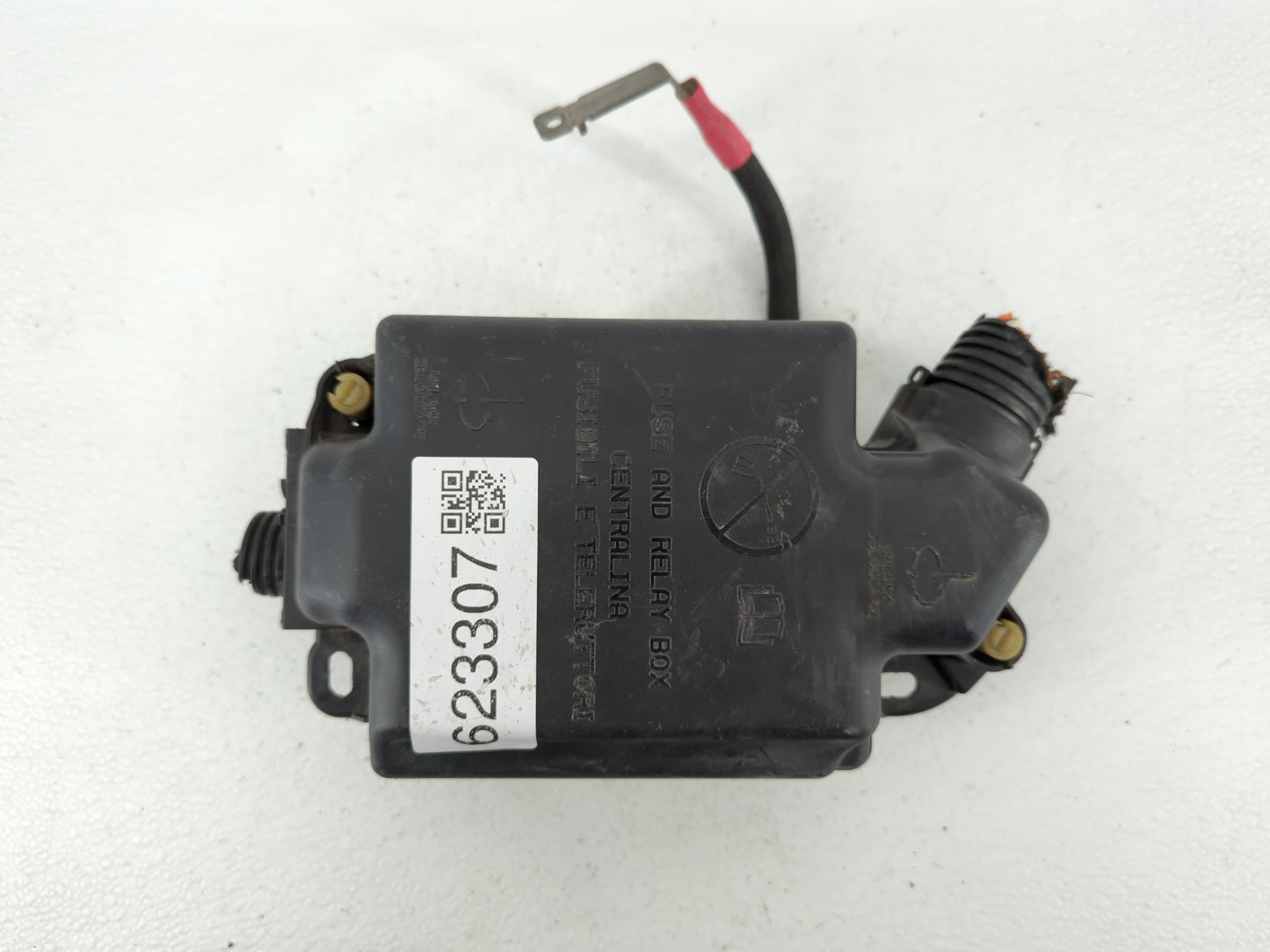 2014-2017 Fiat 500 Fusebox Fuse Box Panel Relay Module P/N:51890355 Fits Fits 2014 2015 2016 2017 OEM Used Auto Parts - Oemu