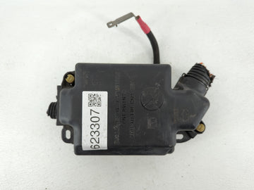 2014-2017 Fiat 500 Fusebox Fuse Box Panel Relay Module P/N:51890355 Fits Fits 2014 2015 2016 2017 OEM Used Auto Parts - Oemu