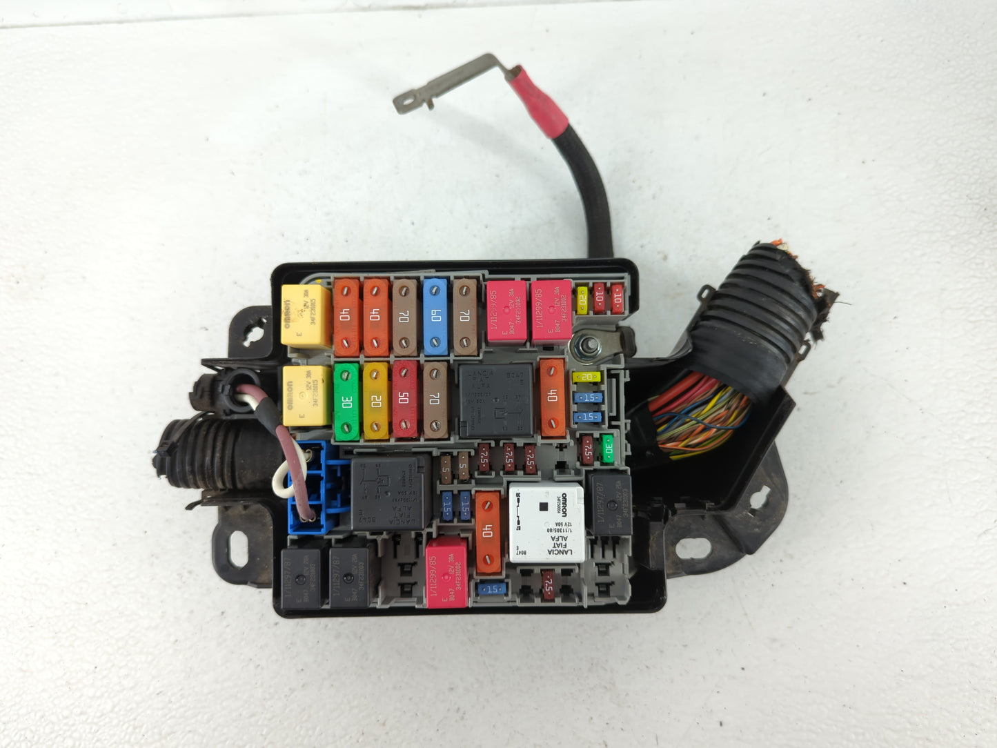 2014-2017 Fiat 500 Fusebox Fuse Box Panel Relay Module P/N:51890355 Fits Fits 2014 2015 2016 2017 OEM Used Auto Parts - Oemu