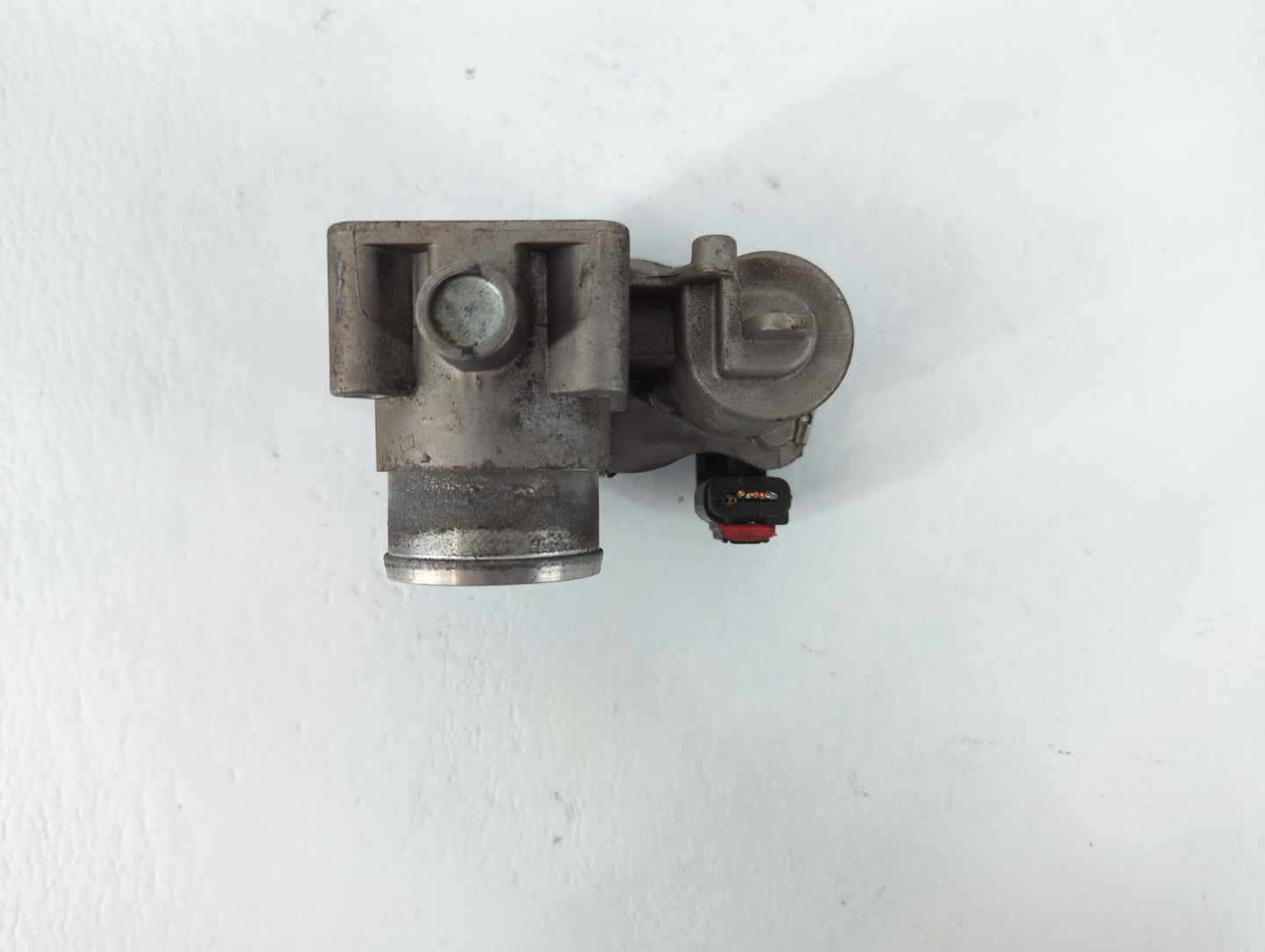 2013-2017 Fiat 500 Throttle Body P/N:04892945AA Fits Fits 2013 2014 2015 2016 2017 OEM Used Auto Parts - Oemusedautoparts1.c