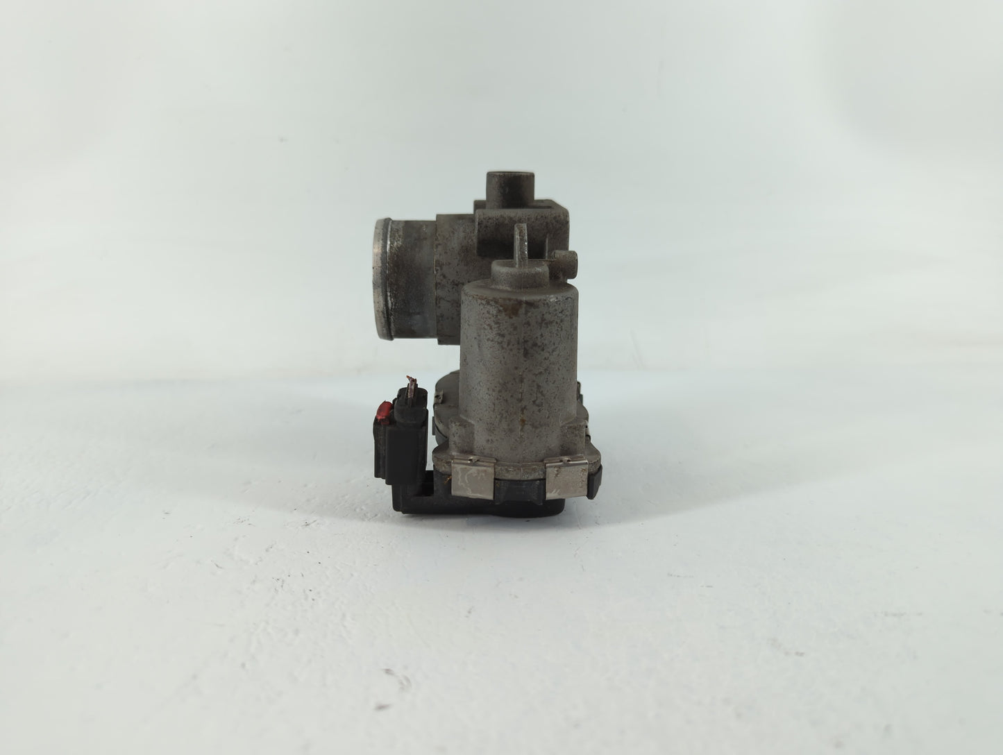 2013-2017 Fiat 500 Throttle Body P/N:04892945AA Fits Fits 2013 2014 2015 2016 2017 OEM Used Auto Parts - Oemusedautoparts1.c