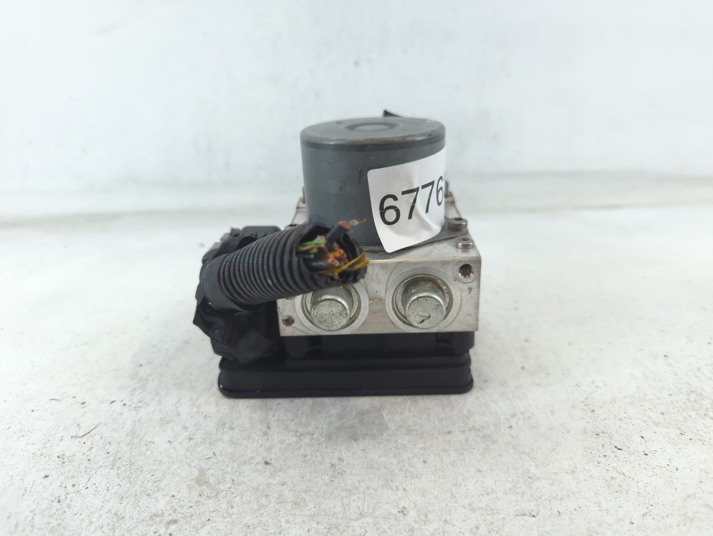 2014 Fiat 500 ABS Pump Control Module Replacement P/N:51920753 Fits OEM Used Auto Parts - Oemusedautoparts1.com