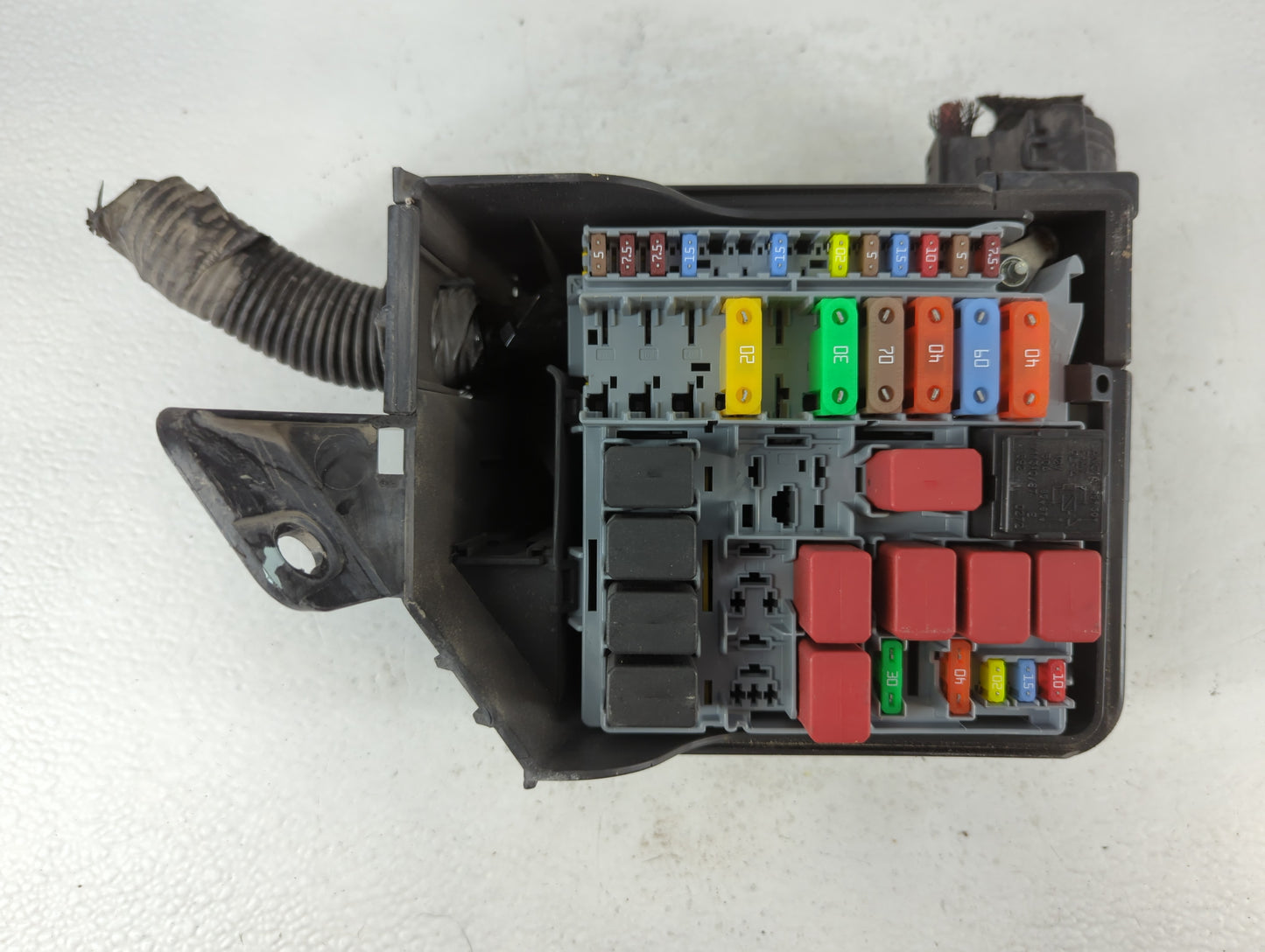 2012-2017 Fiat 500 Fusebox Fuse Box Panel Relay Module P/N:53100999 Fits Fits 2012 2013 2014 2015 2016 2017 OEM Used Auto Pa