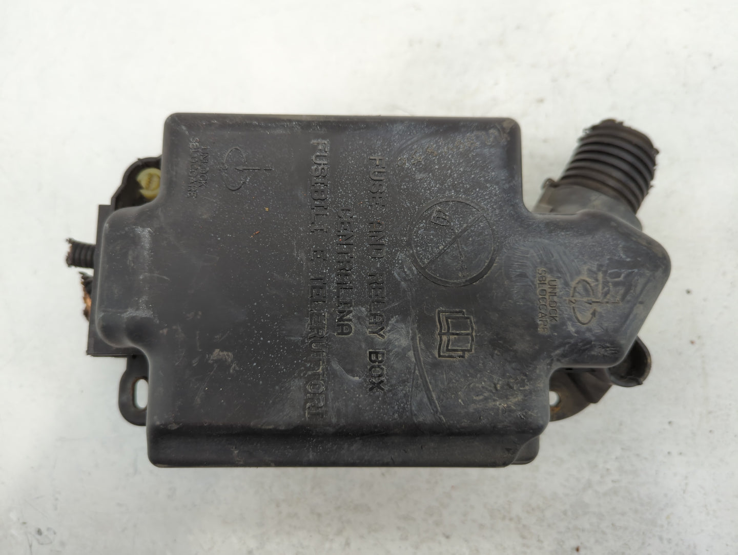2014-2017 Fiat 500 Fusebox Fuse Box Panel Relay Module P/N:A653 51890355 Fits Fits 2014 2015 2016 2017 OEM Used Auto Parts -