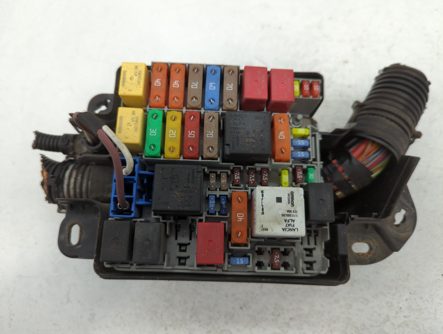 2014-2017 Fiat 500 Fusebox Fuse Box Panel Relay Module P/N:A653 51890355 Fits Fits 2014 2015 2016 2017 OEM Used Auto Parts -