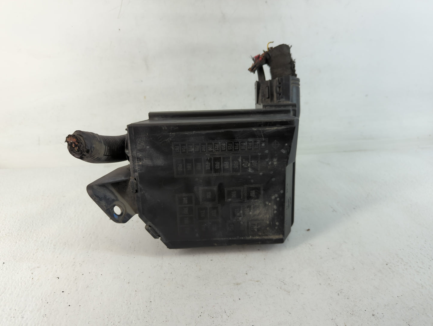 2012-2017 Fiat 500 Fusebox Fuse Box Panel Relay Module P/N:53100999 Fits Fits 2012 2013 2014 2015 2016 2017 OEM Used Auto Pa