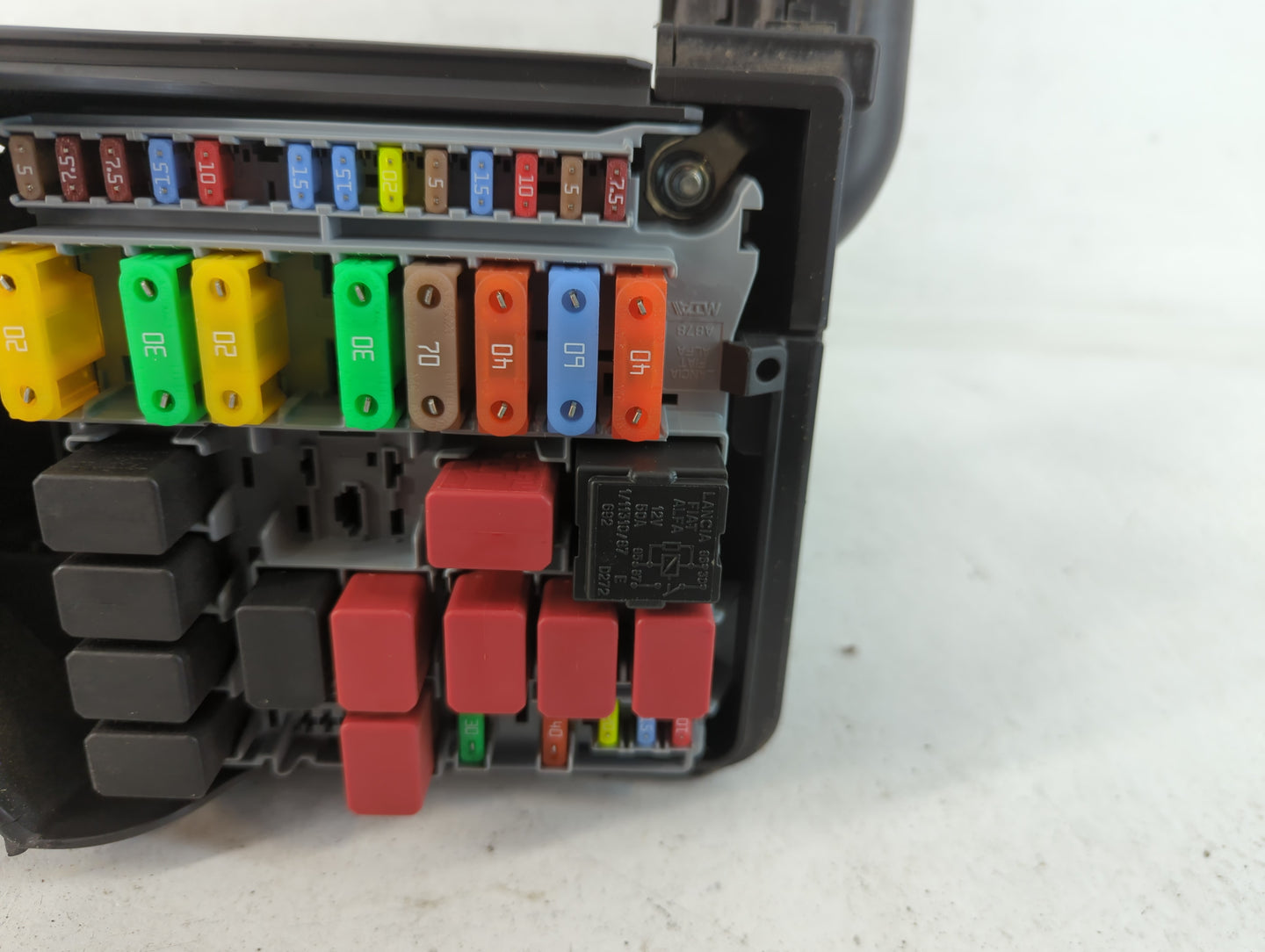 2012-2017 Fiat 500 Fusebox Fuse Box Panel Relay Module P/N:53100999 Fits Fits 2012 2013 2014 2015 2016 2017 OEM Used Auto Pa