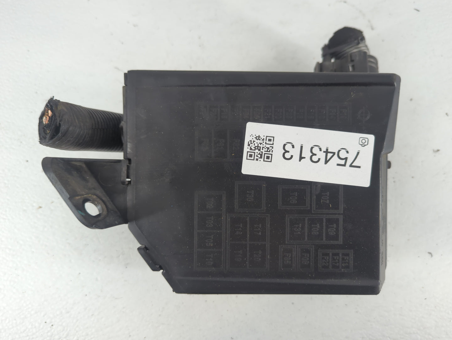2012-2017 Fiat 500 Fusebox Fuse Box Panel Relay Module P/N:53100999 Fits Fits 2012 2013 2014 2015 2016 2017 OEM Used Auto Pa
