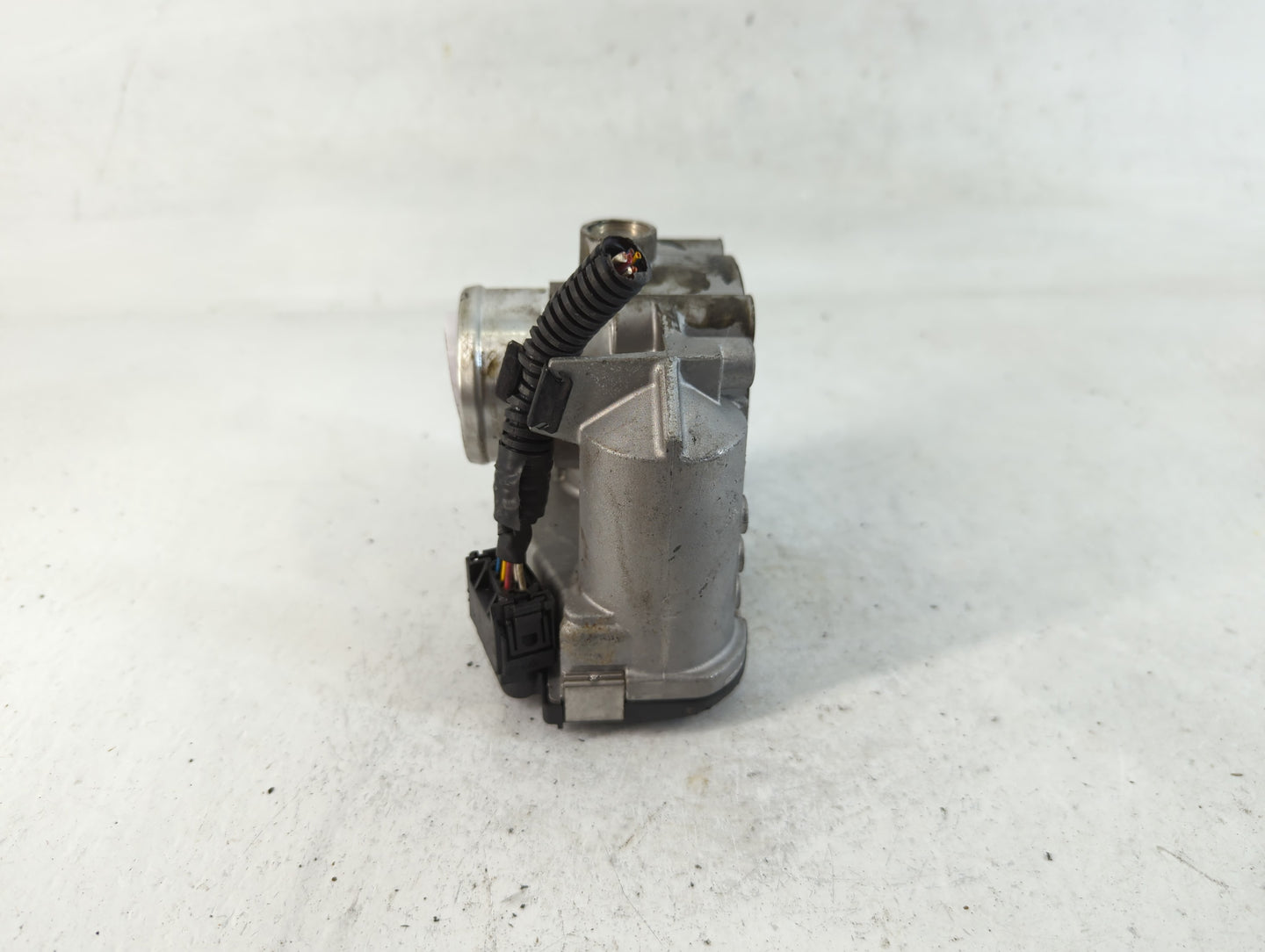 2012-2017 Fiat 500 Throttle Body P/N:0 280 750 568 Fits Fits 2012 2013 2014 2015 2016 2017 OEM Used Auto Parts - Oemusedauto