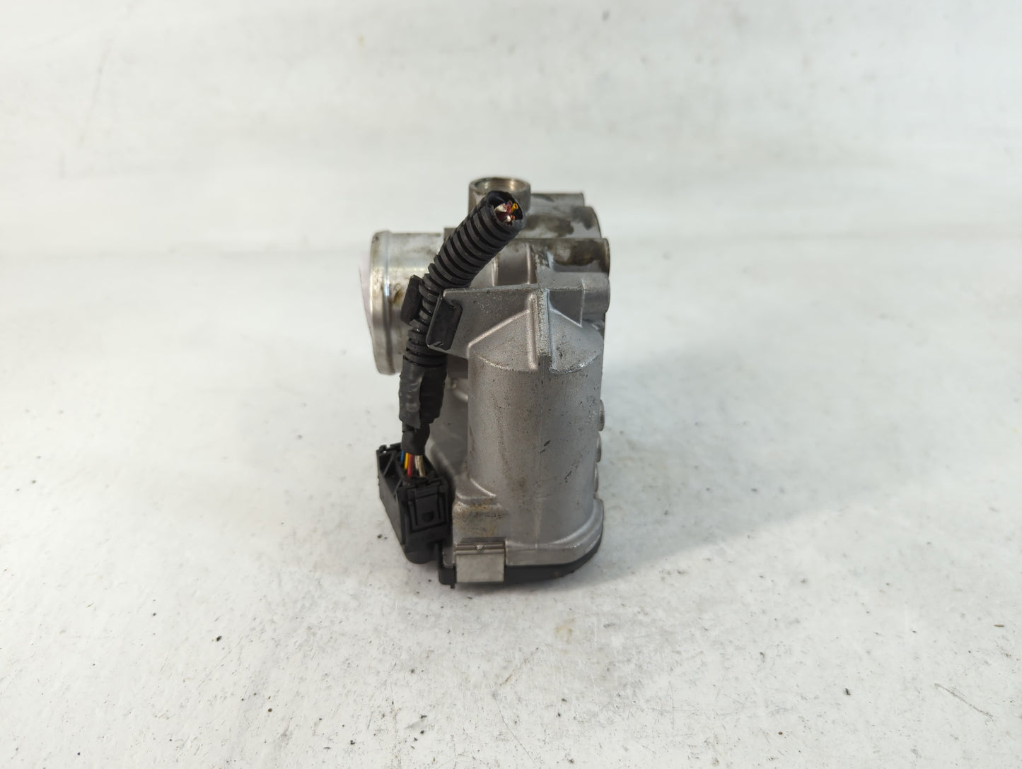 2012-2017 Fiat 500 Throttle Body P/N:0 280 750 568 Fits Fits 2012 2013 2014 2015 2016 2017 OEM Used Auto Parts - Oemusedauto