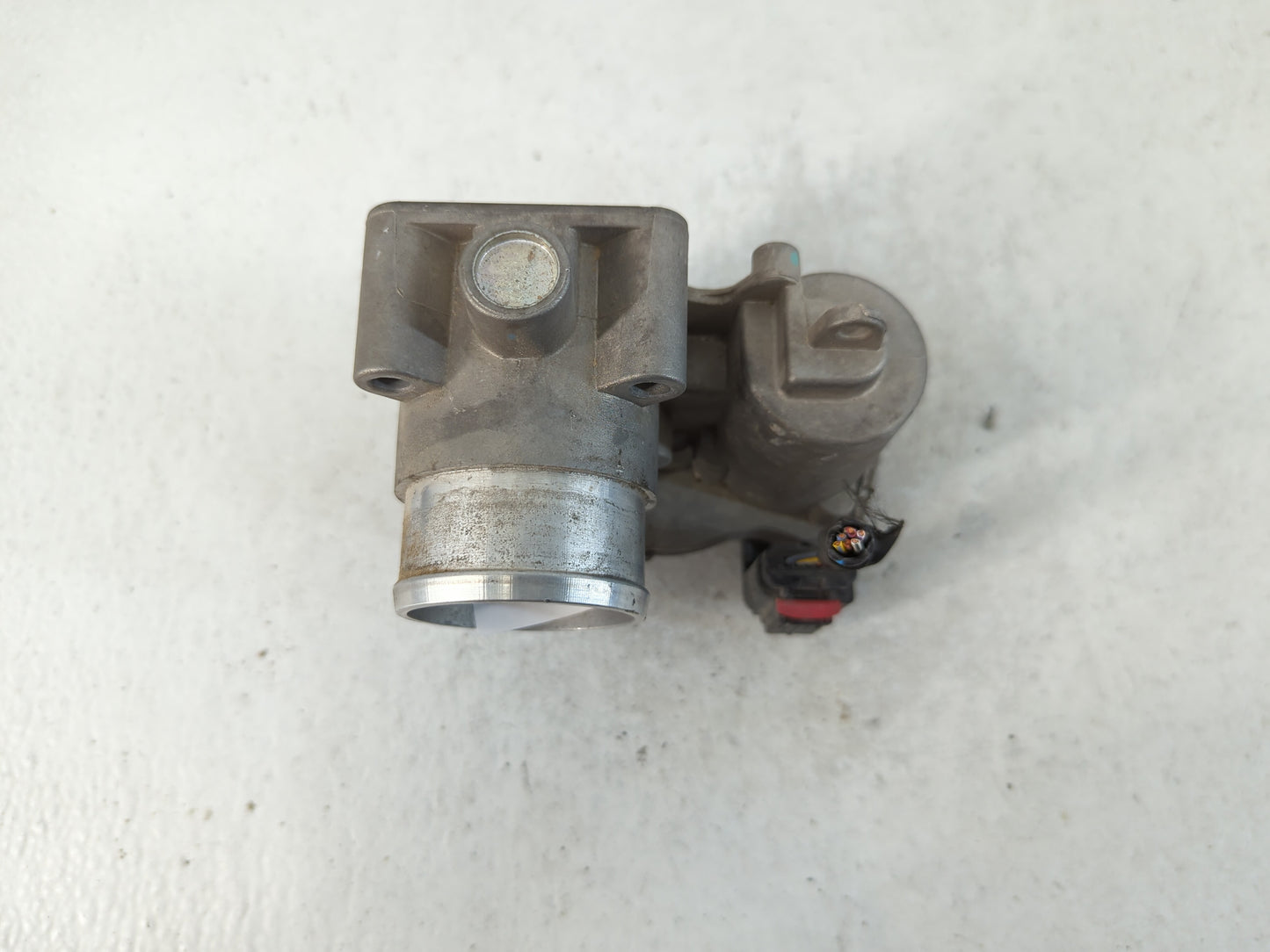 2013-2017 Fiat 500 Throttle Body P/N:04892945AA Fits Fits 2013 2014 2015 2016 2017 OEM Used Auto Parts - Oemusedautoparts1.c
