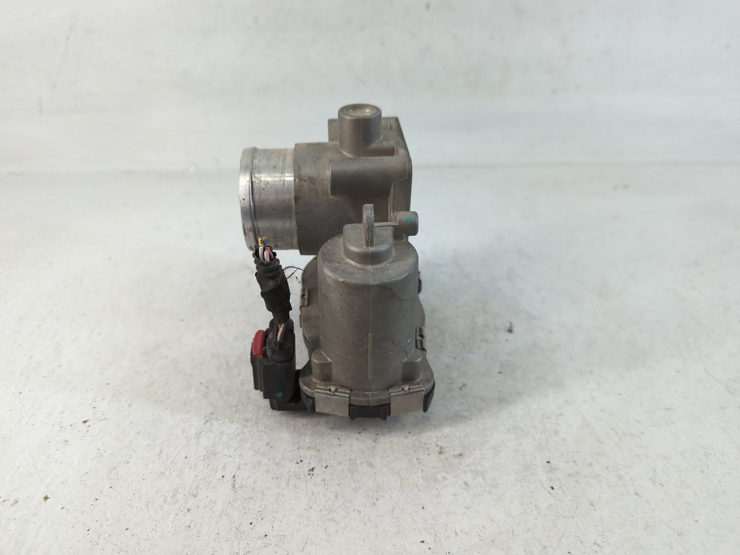 2013-2017 Fiat 500 Throttle Body P/N:04892945AA Fits Fits 2013 2014 2015 2016 2017 OEM Used Auto Parts - Oemusedautoparts1.c