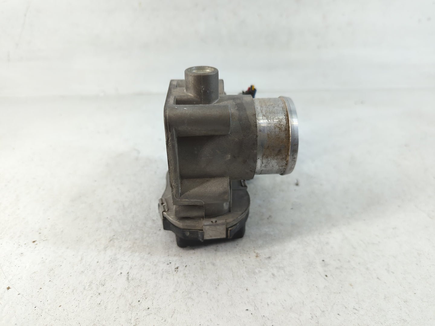 2013-2017 Fiat 500 Throttle Body P/N:04892945AA Fits Fits 2013 2014 2015 2016 2017 OEM Used Auto Parts - Oemusedautoparts1.c