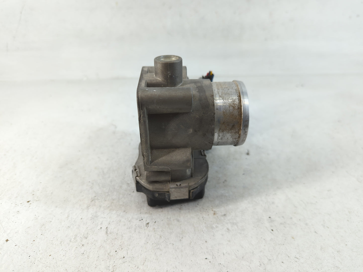 2013-2017 Fiat 500 Throttle Body P/N:04892945AA Fits Fits 2013 2014 2015 2016 2017 OEM Used Auto Parts - Oemusedautoparts1.c