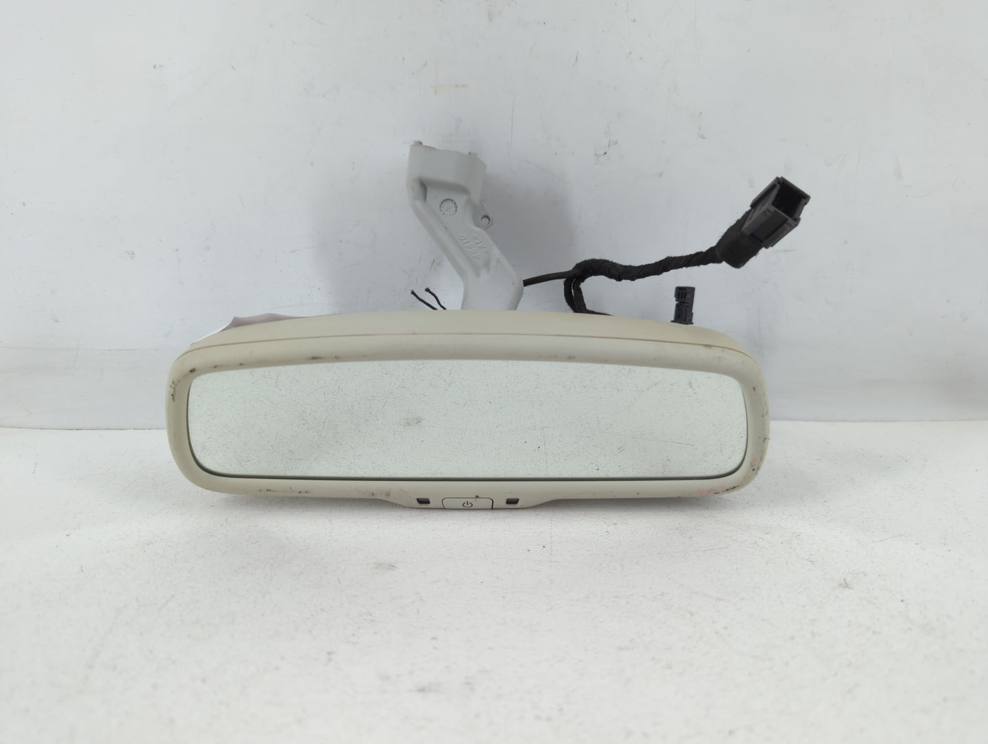 2014 Fiat 500 Interior Rear View Mirror Replacement OEM P/N:1E3021035 Fits OEM Used Auto Parts - Oemusedautoparts1.com