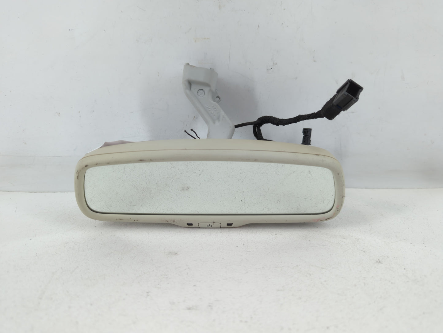 2014 Fiat 500 Interior Rear View Mirror Replacement OEM P/N:1E3021035 Fits OEM Used Auto Parts - Oemusedautoparts1.com