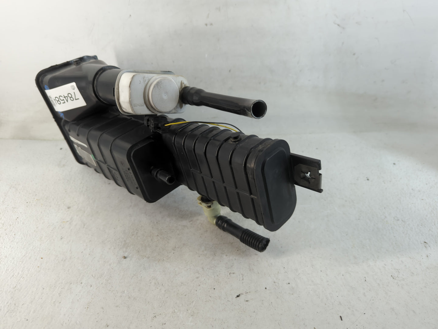 2014 Fiat 500 Fuel Vapor Charcoal Canister 784584 - Oemusedautoparts1.com