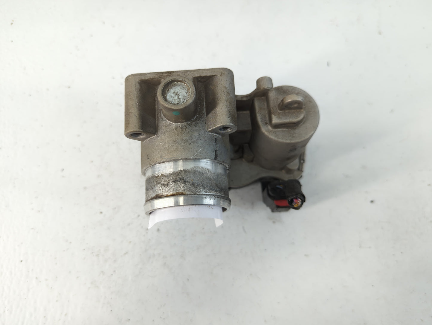 2013-2017 Fiat 500 Throttle Body P/N:04892945AA Fits Fits 2013 2014 2015 2016 2017 OEM Used Auto Parts - Oemusedautoparts1.c