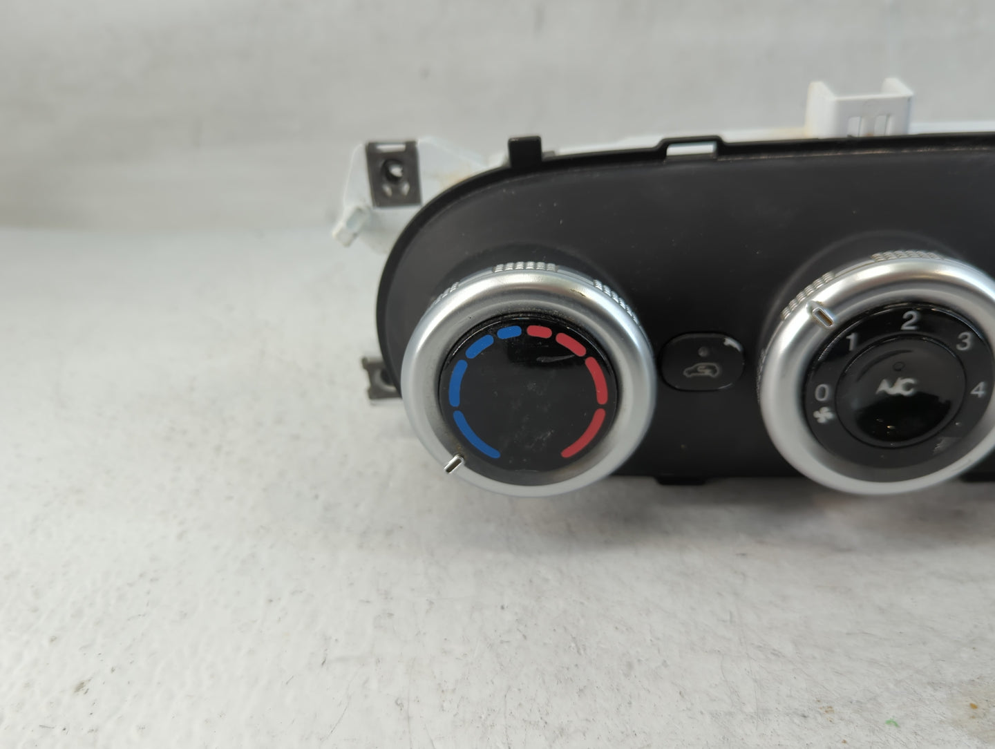 2014 Fiat 500 Climate Control Module Temperature AC/Heater Replacement Fits OEM Used Auto Parts - Oemusedautoparts1.com