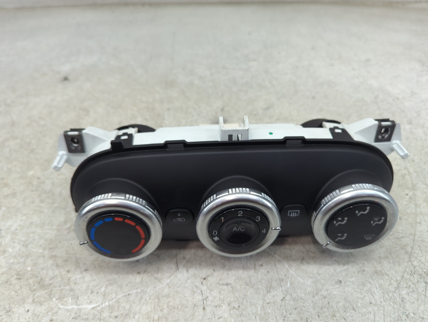 2014 Fiat 500l Climate Control Module Temperature AC/Heater Replacement Fits OEM Used Auto Parts - Oemusedautoparts1.com