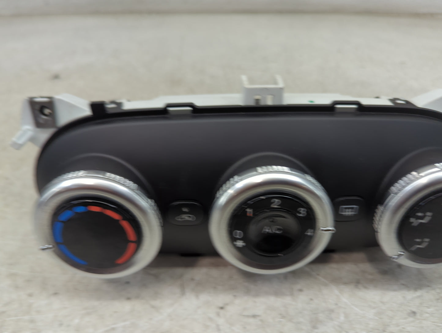 2014 Fiat 500l Climate Control Module Temperature AC/Heater Replacement Fits OEM Used Auto Parts - Oemusedautoparts1.com