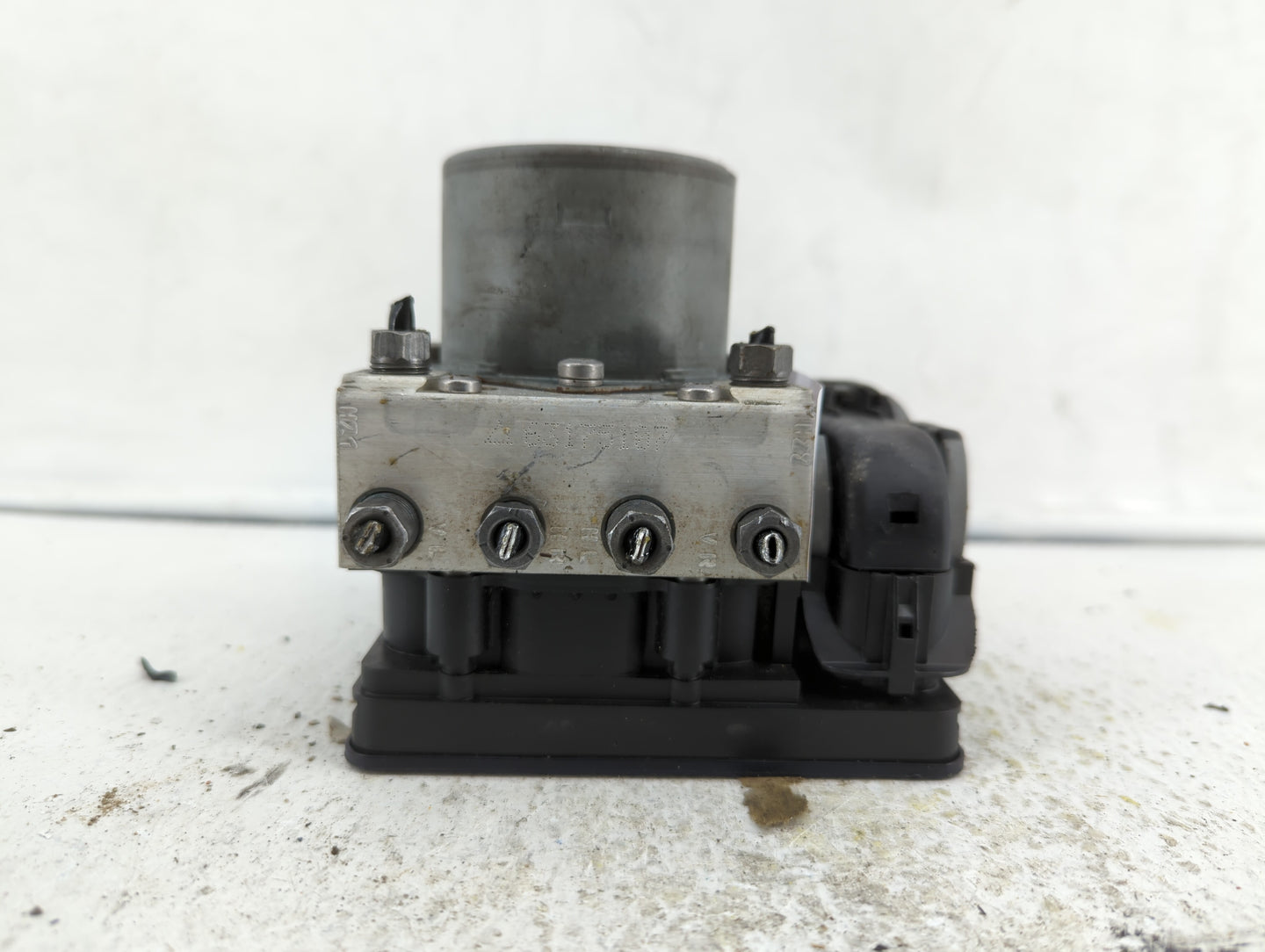 2014 Fiat 500l ABS Pump Control Module Replacement P/N:51920753 51973614 Fits OEM Used Auto Parts - Oemusedautoparts1.com