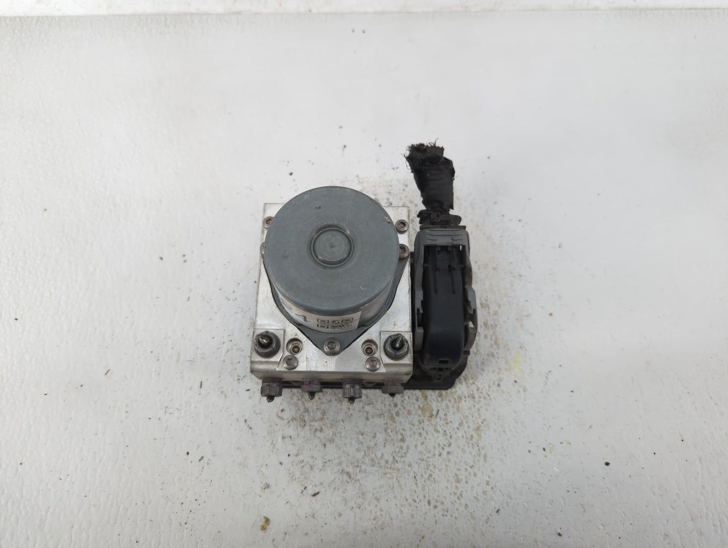 2014 Fiat 500l ABS Pump Control Module Replacement P/N:51920753 51973614 Fits OEM Used Auto Parts - Oemusedautoparts1.com