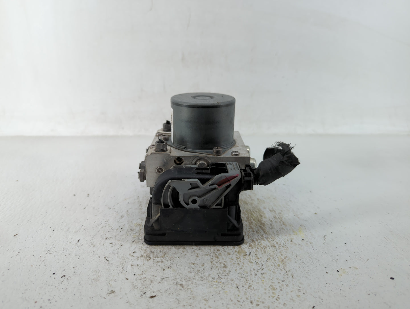 2014 Fiat 500l ABS Pump Control Module Replacement P/N:51920753 51973614 Fits OEM Used Auto Parts - Oemusedautoparts1.com
