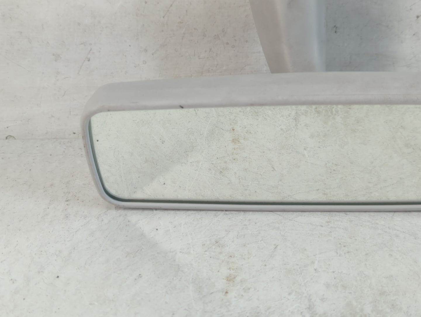 2014 Fiat 500l Interior Rear View Mirror Replacement OEM P/N:IE302040 Fits OEM Used Auto Parts - Oemusedautoparts1.com