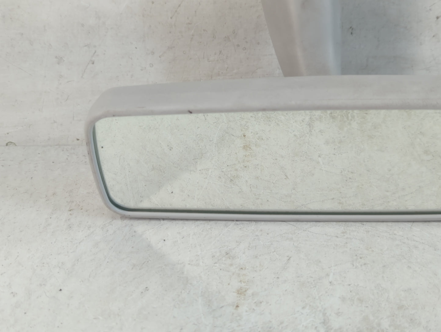 2014 Fiat 500l Interior Rear View Mirror Replacement OEM P/N:IE302040 Fits OEM Used Auto Parts - Oemusedautoparts1.com